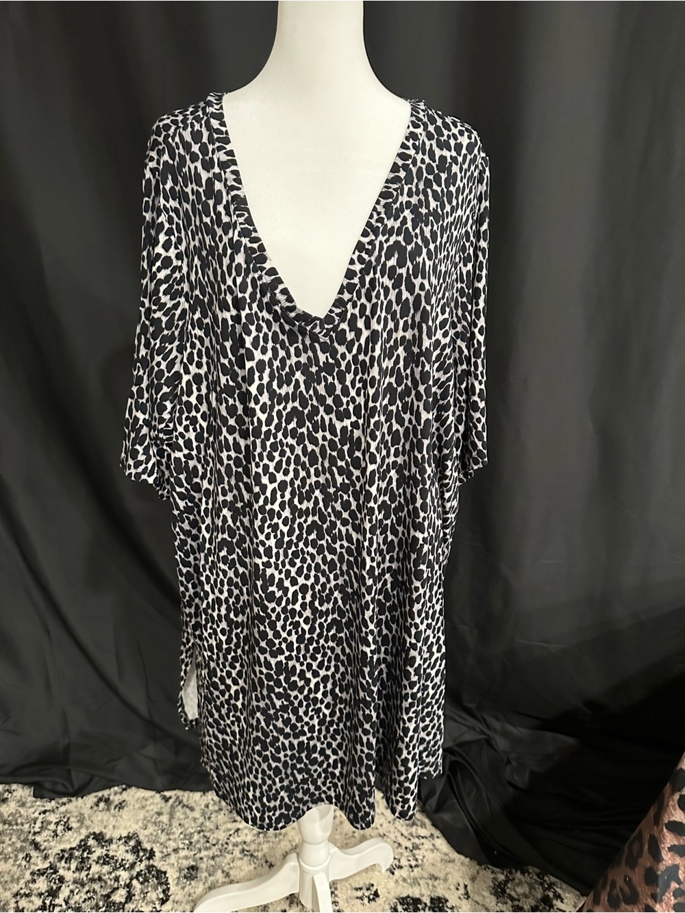 torrid Black and White Leopard V-Neck Tunic